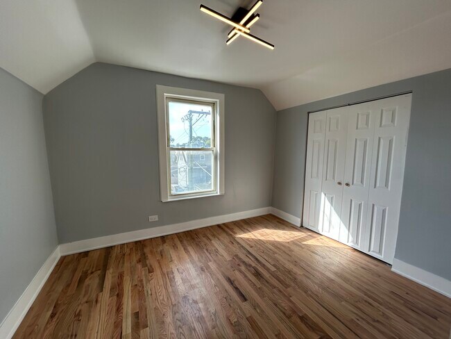 Building Photo - 3614 W. George-1