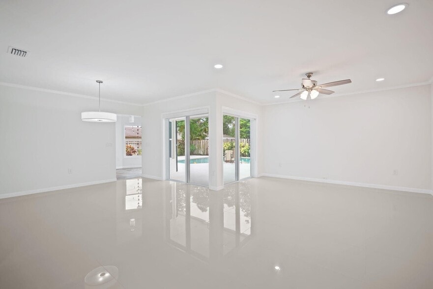 Building Photo - 561 SW 168th Terrace