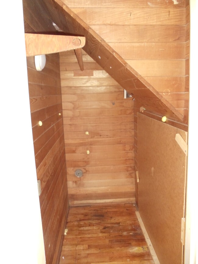 Building Photo - Coming Soon! UPS Area 3 Bedroom