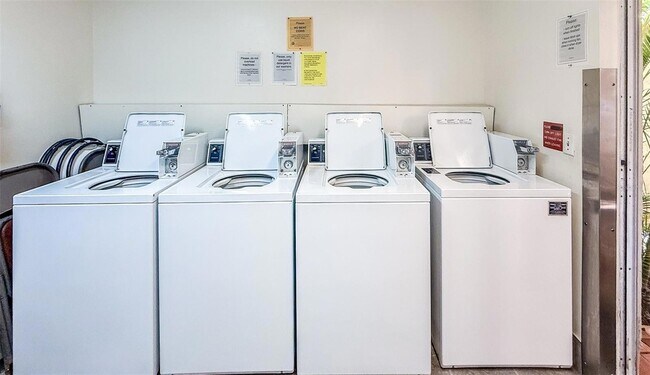 Building Photo - 845 Benjamin Franklin Dr