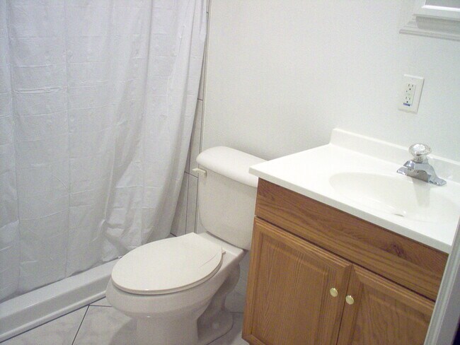 Building Photo - 2025 Curryville Rd