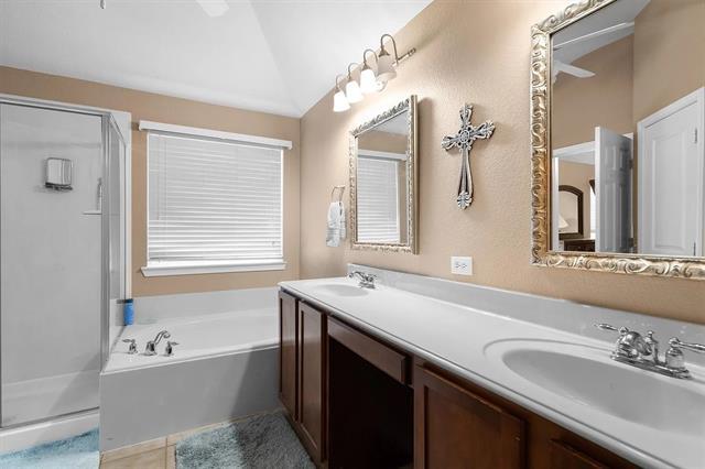 Building Photo - 2912 Day Star Dr