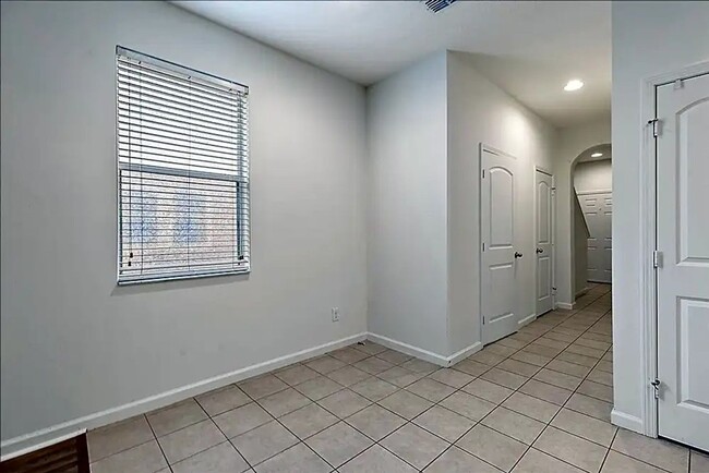 Building Photo - TWO WEEKS FREE ON APPROVED APPLICANTS - Pe...