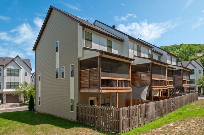 Building Photo - 207 Stonecrest Cir