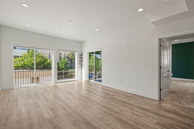 Building Photo - 14936 E Hampden Ave