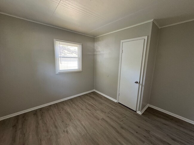 Building Photo - 2453 N Goodlet Ave