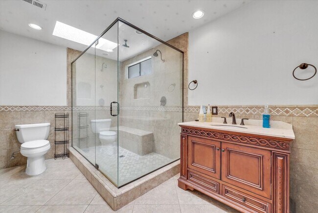 Building Photo - 5958 Quiroz Dr