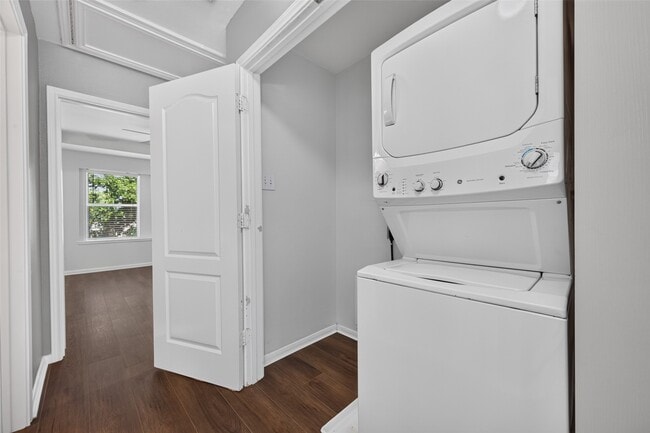 Building Photo - 8126 Montague Manor Ln