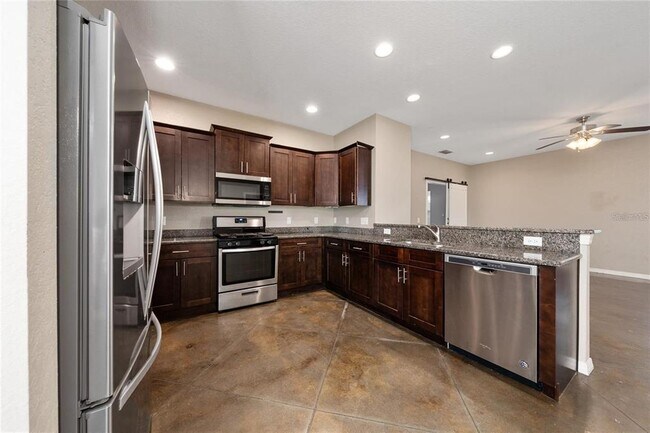 Building Photo - 2893 Whispering Trails Dr