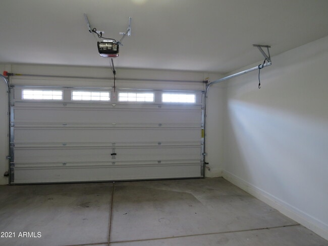 Building Photo - 40537 W Helen Ct