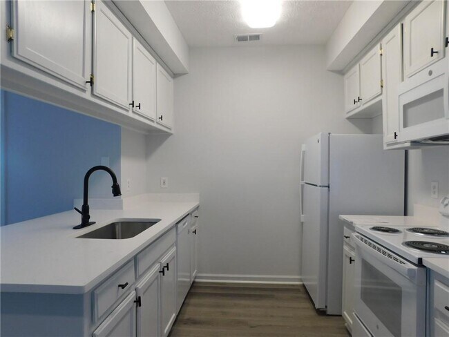 Building Photo - 58 Brentwood Ln