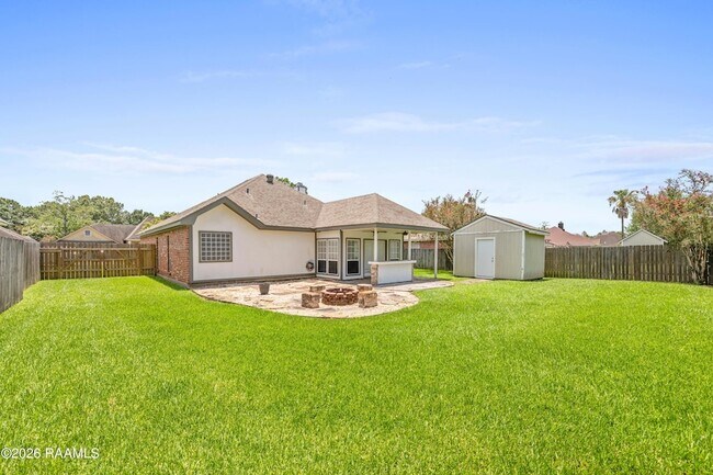 Building Photo - 412 Crest Cir
