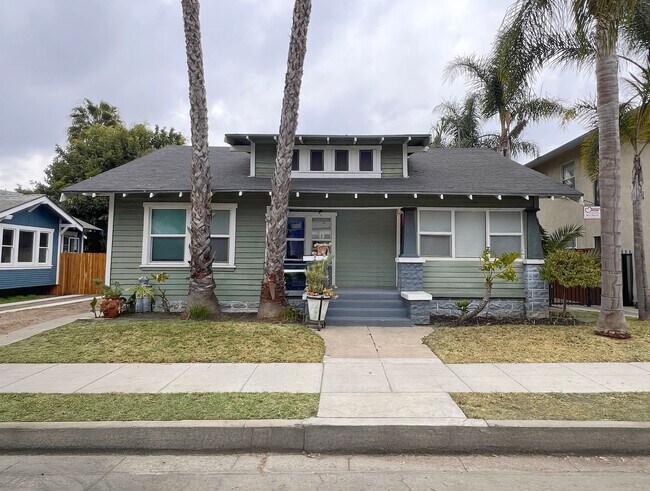 Building Photo - 1239 E Florida St