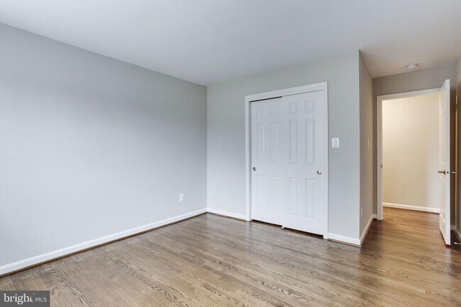 Building Photo - 2313 McGregor Ct