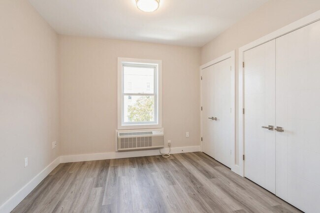 Building Photo - 6108 Hudson Ave