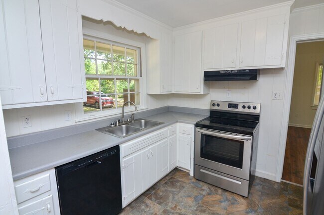Building Photo - 729 Richfield Dr