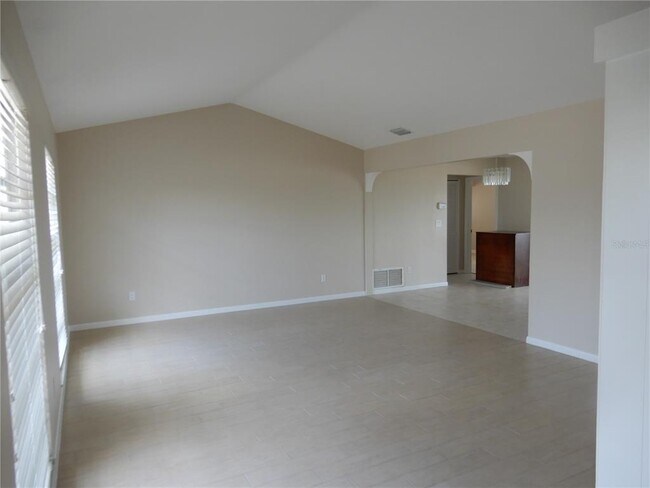 Building Photo - 337 1st St W