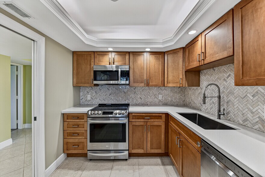 Building Photo - 4000 Cypress Grove Way