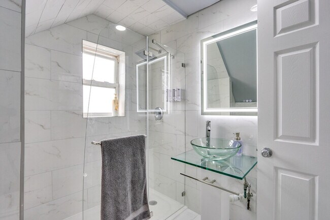 Building Photo - 301 Lembeck Ave