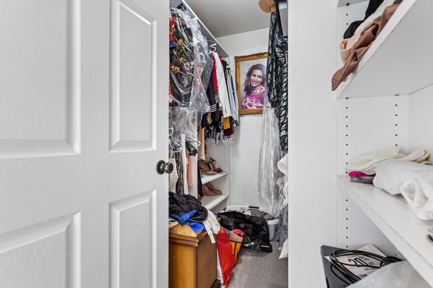 Building Photo - 4386 Willow Glen St