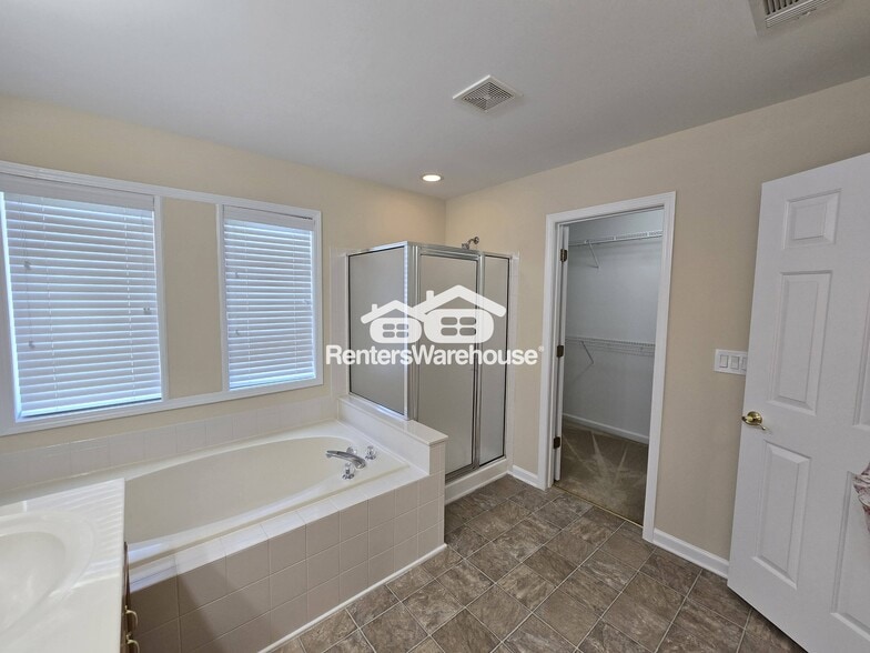 Building Photo - 2761 Autumn View Dr