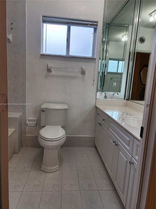 Building Photo - 16441 NW 89th Ct