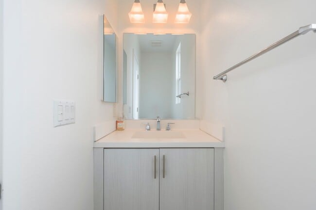 Building Photo - Detached Townhome - Private Roof Deck - With 360 Panoramic Views