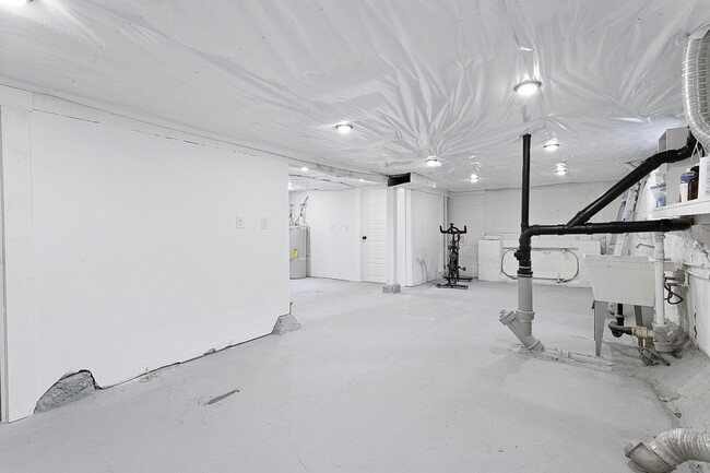 Building Photo - 2334 SE 34th Ave