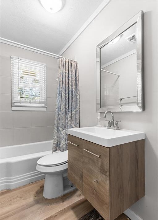 Building Photo - 2164 Monroe Ave