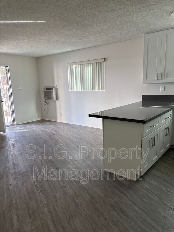 Building Photo - 5637 Strohm Ave