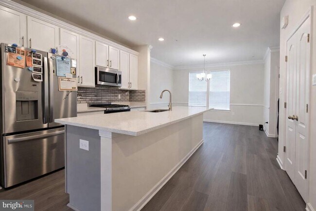 Building Photo - 210 Southwind Dr