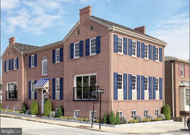 Building Photo - 21 W Front St