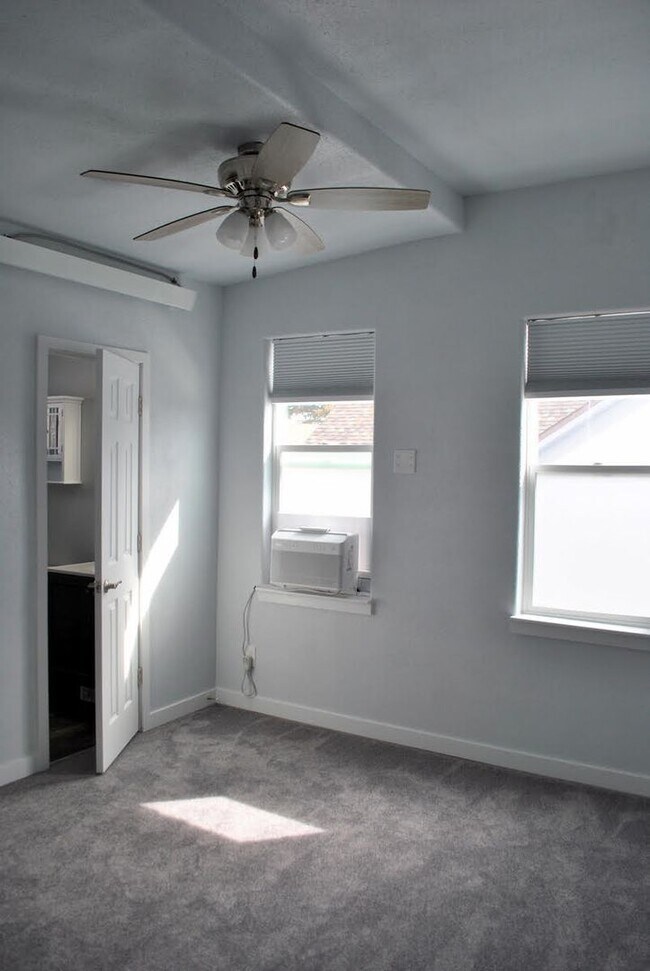 Building Photo - 202 1/2 Cedar