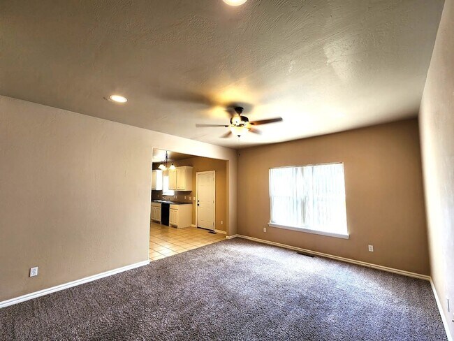 Building Photo - 13707 Oxford Dr