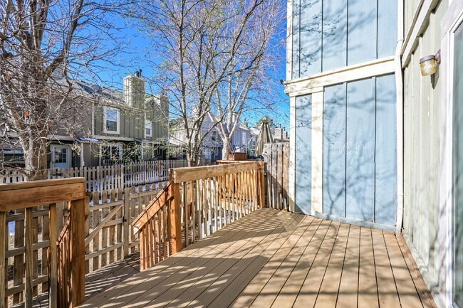 Building Photo - 8165 S Fillmore Way