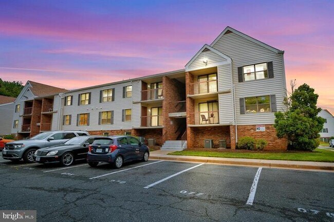 Primary Photo - 100 Buckingham Ln