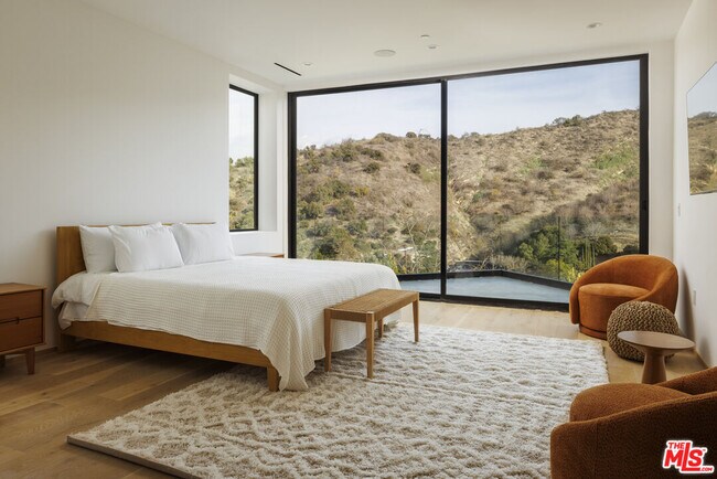 Building Photo - 3755 Camino de la Cumbre
