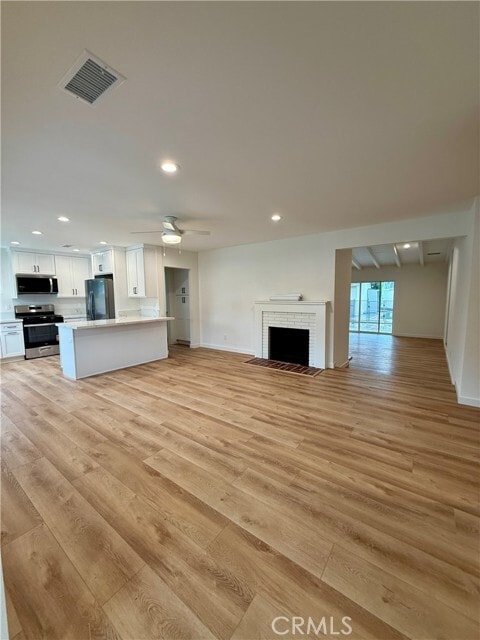 Building Photo - 16930 Tupper St