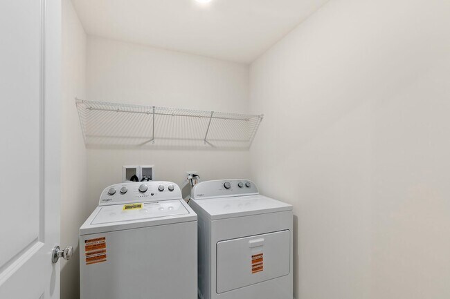 Building Photo - 660 Switchgrass Wy