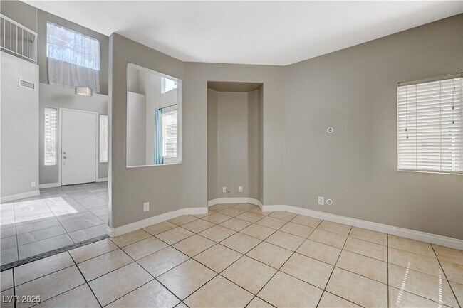 Building Photo - 971 Whispering Grove Ave