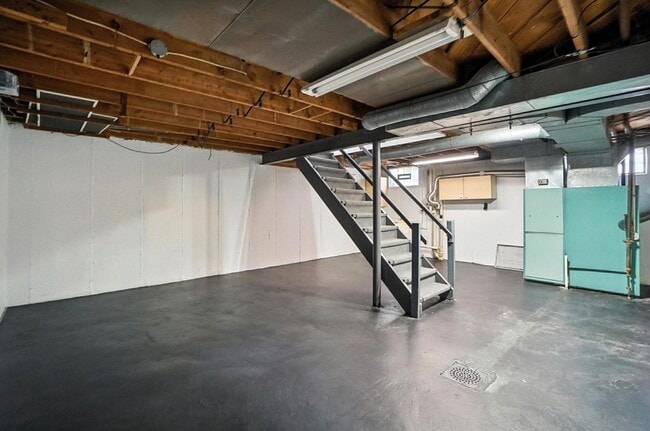 Building Photo - 2295 Deblin Dr