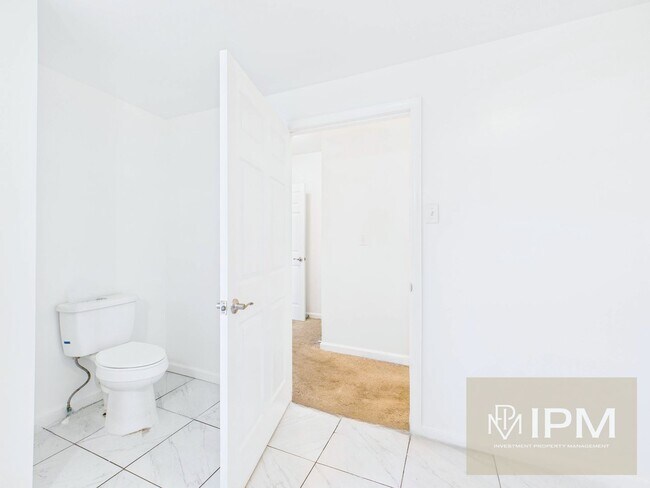 Building Photo - Coming Soon! Spacious 3 Bedroom, 2 Bath Ho...