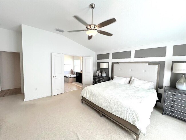 Building Photo - 24 E Diamond Dr