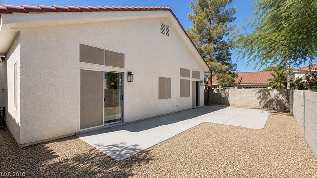 Building Photo - 1916 Coyote Pass Way