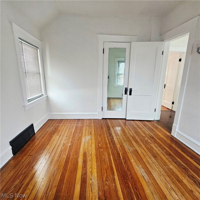 Building Photo - 3110 W 111th St