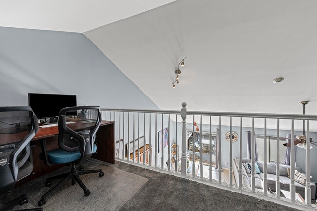 Building Photo - 3836 Lesia Dr