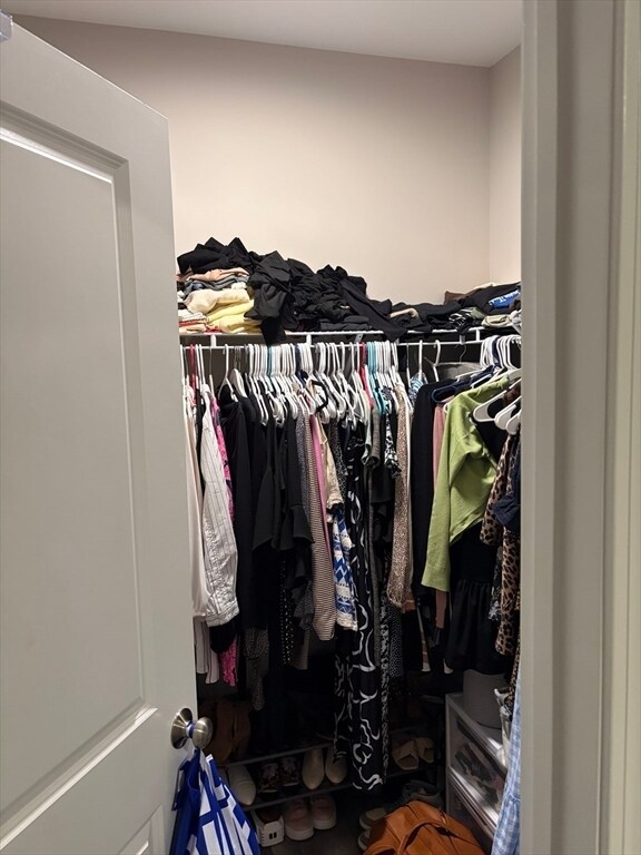 Building Photo - 92 Sagamore St