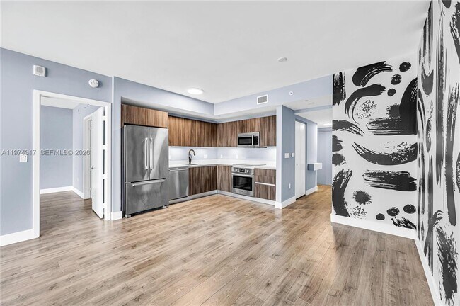 Building Photo - 488 NE 18th St