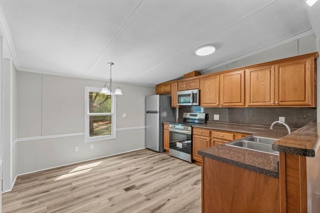 Building Photo - 100 Caviness Dr