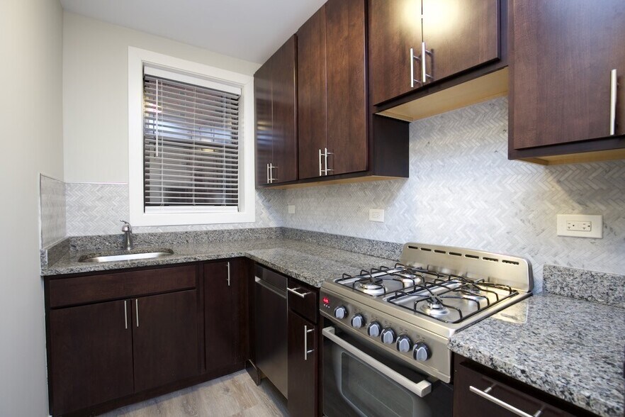 Building Photo - 436 W Belden Ave